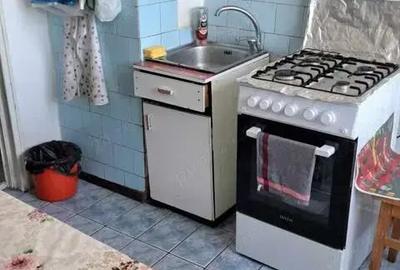 Apartament cu 3 camere semidecomandat în Central - 3