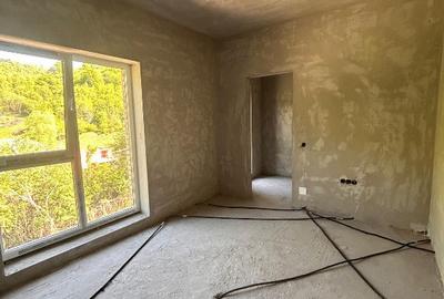 Casă cu 4 camere cu Canalizare în Florești - 2