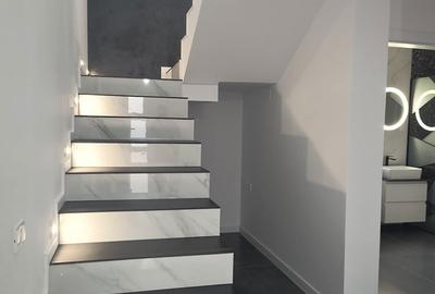 Casă cu 5 camere cu Teren 500 Mp în Borș