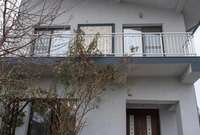 Casă cu Teren 253 Mp în Central - 6