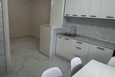 Apartament cu 3 camere în Central - 1