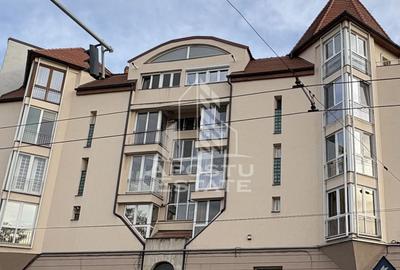 Apartament cu 3 camere decomandat în P-ța Unirii