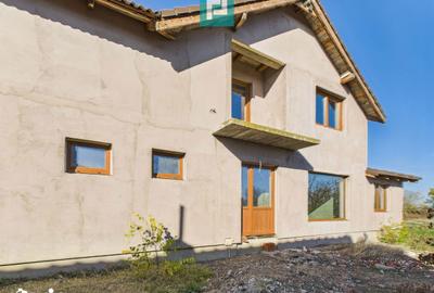 Casă cu 6 camere cu Teren 1800 Mp în Central - 16