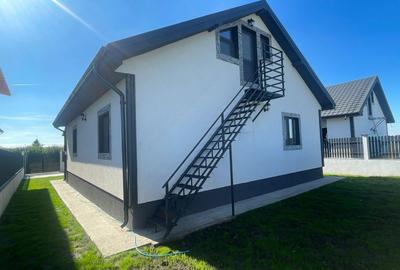 Casă cu 4 camere în Valu lui Traian - 2