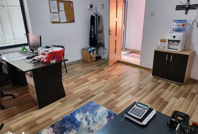 Casă cu 9 camere cu Teren 260 Mp în Central - 7