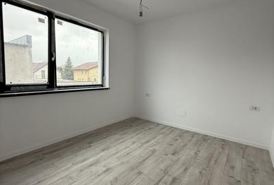 Casă cu 4 camere cu Teren 270 Mp în Vânători - 5