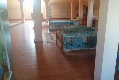 Casă cu 12 camere cu Teren 400 Mp în Micro 17 - 2