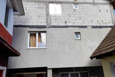 Casă cu 10 camere cu Teren 125 Mp în Lupeni - 7