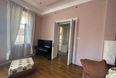 Apartament cu 3 camere decomandat în P-ța Unirii - 2