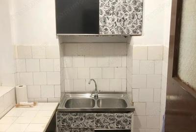 Apartament cu 2 camere decomandat în Colentina