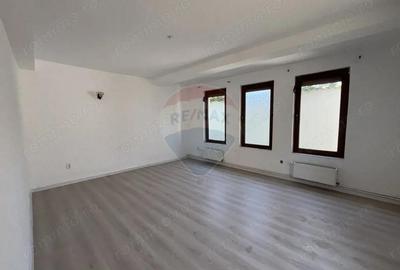 Vanzare vila P+1 232 mp desfa?ura?i, curte 380 mp Pite?ti - 2