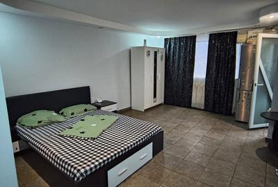 Garsonieră decomandată în Central - 2