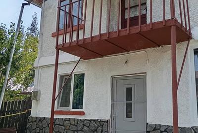 Casă cu Teren 263 Mp în Poiana