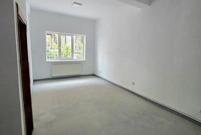 Spațiu comercial, de 55 mp, în Central - 3