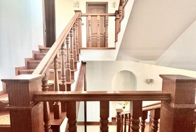 Casa individuala 260 mp utili , 868 mp teren, Zona Braytim - 15