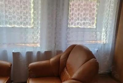 Casă cu 4 camere cu Teren 280 Mp în Piața Nouă