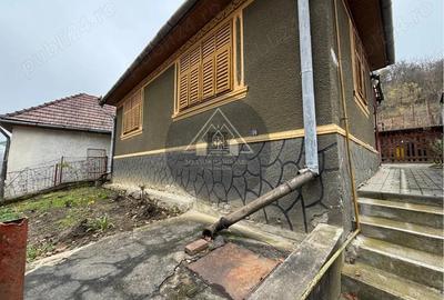 Casa de 3 camere, Medias - 3