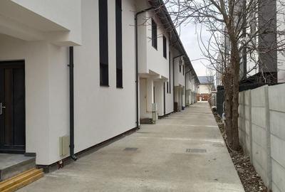 Casă cu 4 camere cu Canalizare în Central - 1