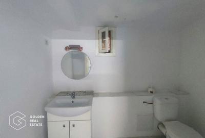 Spațiu comercial, de 48 mp, în Central - 3