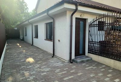 De inchiriat - casa renovata, mobilata si utilata complet - zona buna