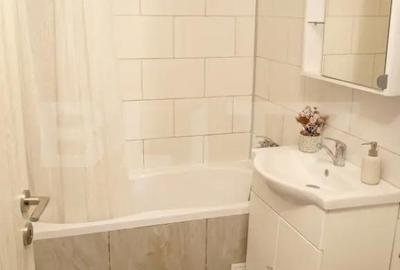 Apartament cu 2 camere semidecomandat în Micro 4