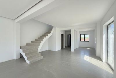 Duplex cu 5 camere cu Canalizare în Central - 6