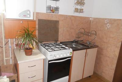 Inchiriez apartament cu 2 camere - 2