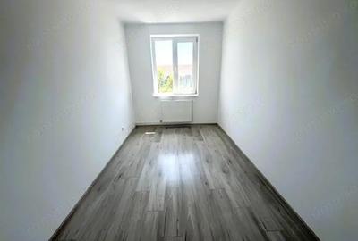 Apartament cu 3 camere semidecomandat în Central - 2