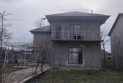 Casă cu 4 camere cu Canalizare în Albina - 1