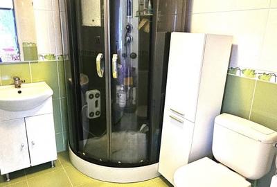 2 case la pret de una in Giulesti - lacul Morii/capatul tramvaiului 11 - 14