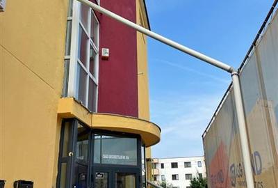 Birou, de 2,700 mp, în Central - 3