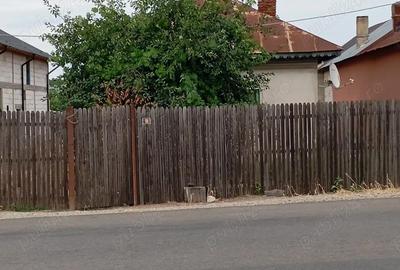 Casă cu 2 camere cu Teren 2000 Mp în Petrești - 2