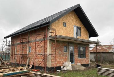 Casă cu 3 camere în Tichilești - 4