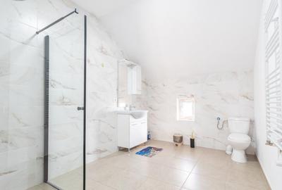 Casă cu 6 camere cu Teren 400 Mp în Central - 2