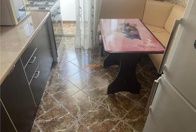 Apartament 3 camere , zona centrala -Inspectoratul Scolar ,d - 11