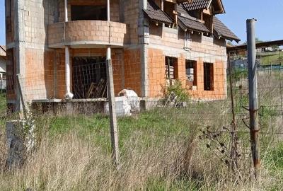 Casă cu Teren 500 Mp în Șura Mare