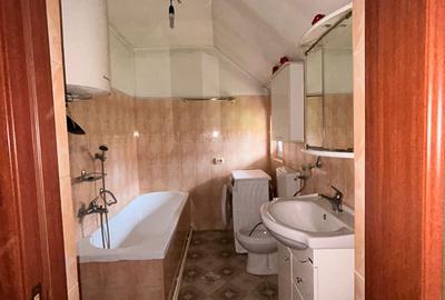 Casă cu 3 camere în Central