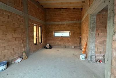 Casă cu 3 camere cu Teren 400 Mp în Corunca - 9