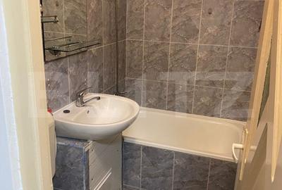 Apartament 2 camere, 35 mp, zona Sfanta  Vineri - 7