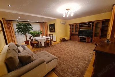Apartament cu 3 camere decomandat în Central - 1