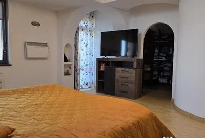 Casă cu 5 camere cu Teren 900 Mp în Zăvoi - 4