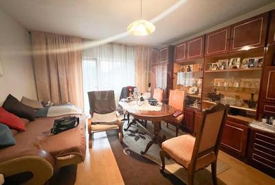 Apartament cu 4 camere decomandat în Dâmbul Rotund
