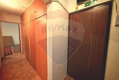 Apartament cu 2 camere -  zona P-ta Resita - 7