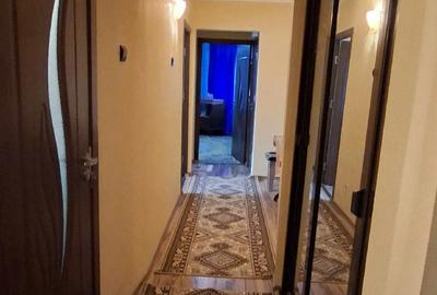 Apartament cu 3 camere decomandat în Siderurgiștilor
