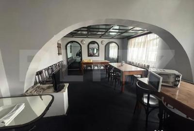 Casă cu 6 camere cu Teren 719 Mp în 14 Mai - 12