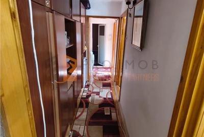 Apartament 3 camere cf 1 semidecomandat zona Micro 5 - 8