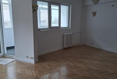 Apartament cu 5 camere decomandat în Universitate - 2