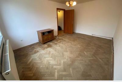 Apartament cu 2 camere decomandat în Calea București - 4