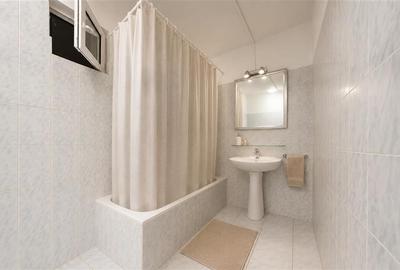 Casă individuală cu 6 camere cu Canalizare în Schei - 14