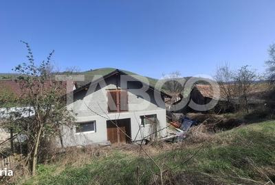 Casă cu 4 camere în Slimnic - 4